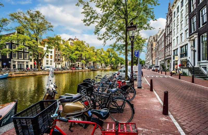 Amsterdam g3d4a51b7f1920